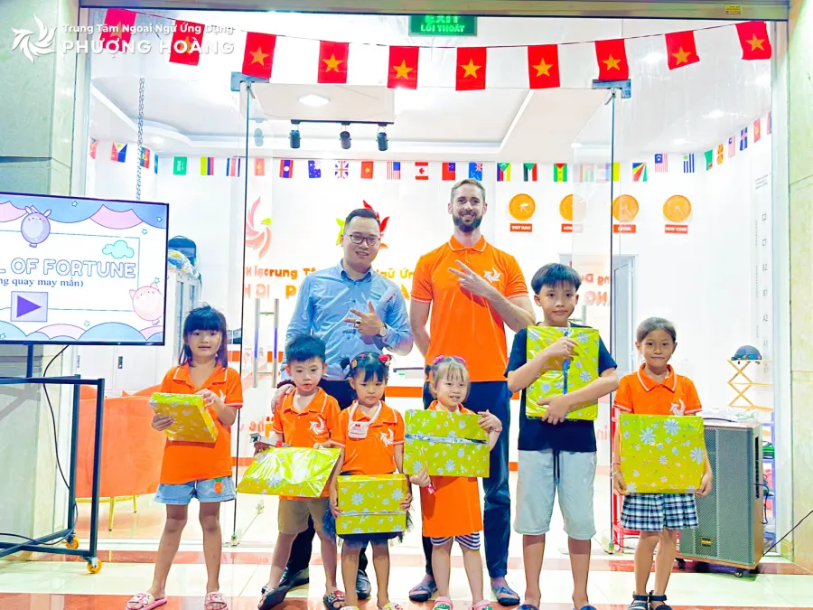 Trung tâm Ngoại Ngữ Ứng Dụng Phượng Hoàng (Phượng Hoàng English)