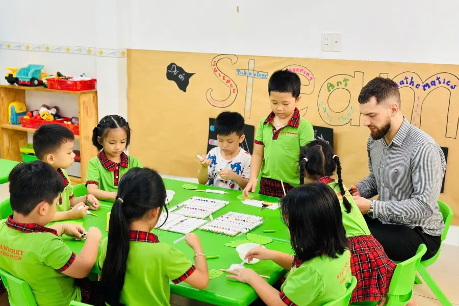 Trường Mầm Non Dâu Tây Đỏ - Strawberry Kindergarten