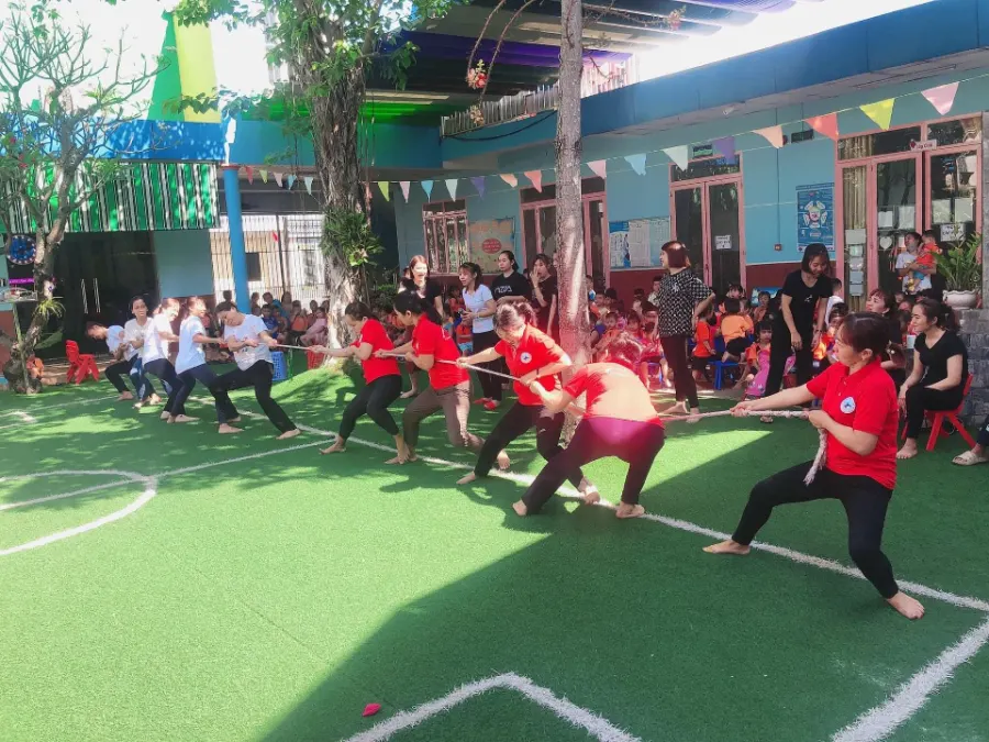 Mầm Non Song Ngữ Chim Én Mùa Xuân