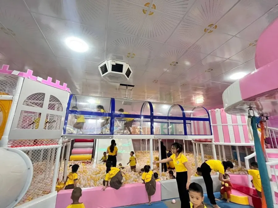 Lớp Mầm Non Hoa Phượng Đỏ