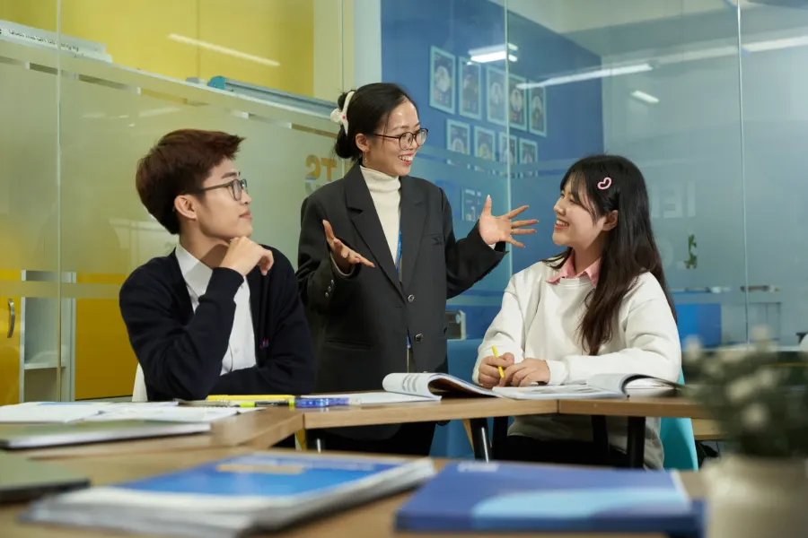 Trung Tâm Tiếng Anh IELTS Lab - Nguyễn Văn Tuyết, Đống Đa