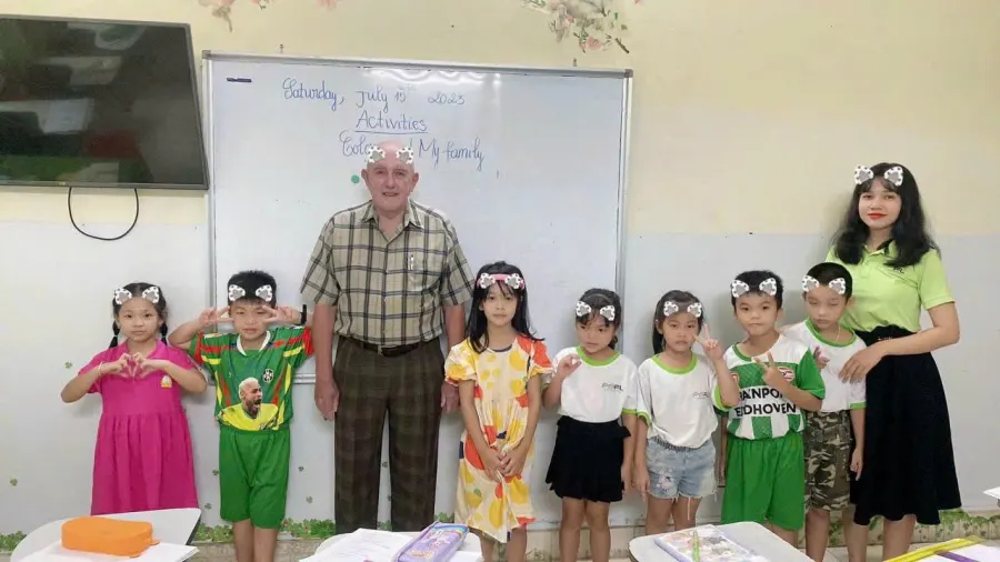 TRUNG TÂM NGOẠI NGỮ VÀ BỒI DƯỠNG VĂN HÓA RẠNG ĐÔNG MỸ