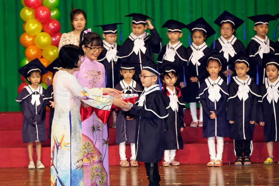 Trường mầm non Cầu Vồng - 彩虹雙語幼稚園 - Phạm Phú Thứ Quận 6