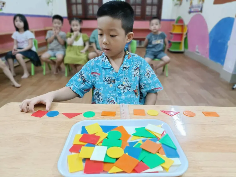 Trường Mầm Non Mặt Trời Bé Con (Little Sun)