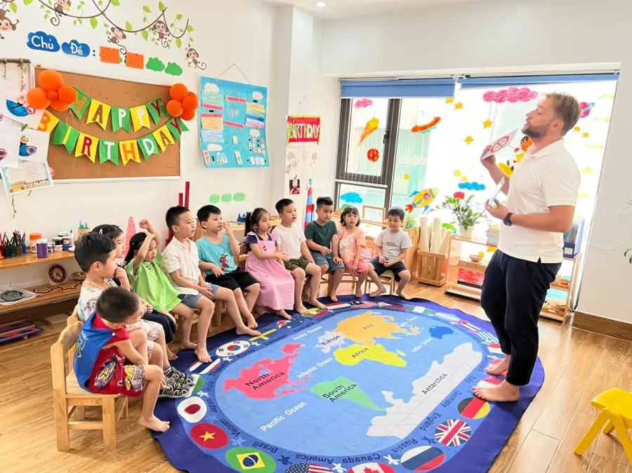 Mầm Non Song Ngữ Em Bé Hạnh Phúc (Happy Kids)