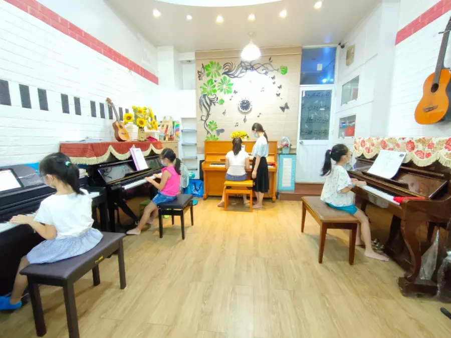 Trung Tâm Giáo Dục Nhạc Họa Piano & Vẽ Sunflower
