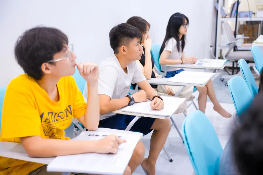 Lớp tiếng Anh Kenneth Learning