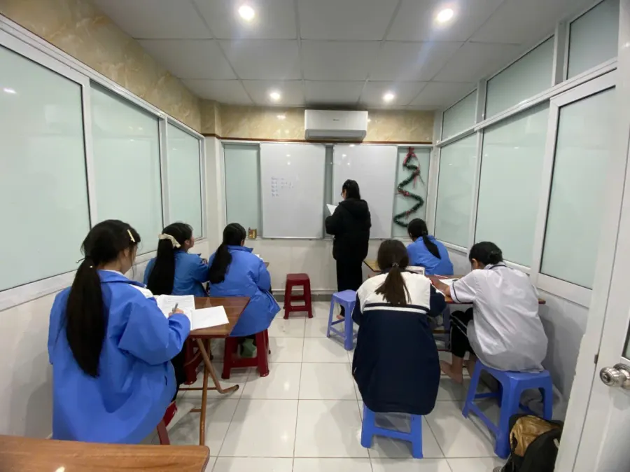 Trung Tâm Bồi Dưỡng Văn Hóa Trò Giỏi DLT