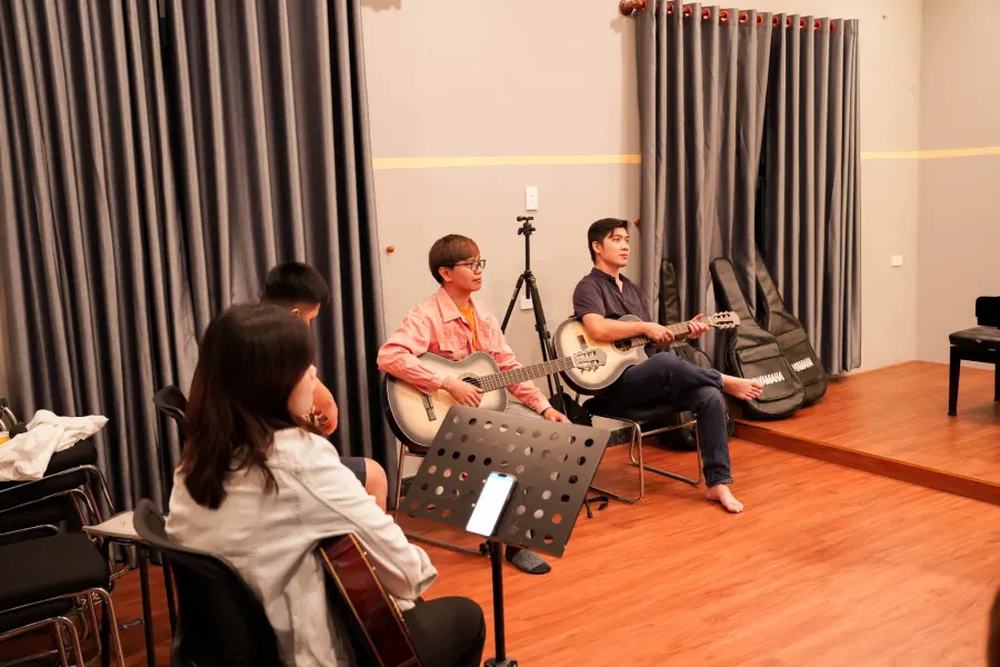 Trung Tâm Chromatic Music Center