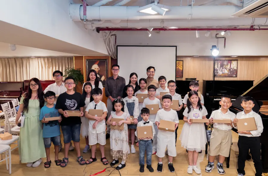 Trung Tâm Chromatic Music Center