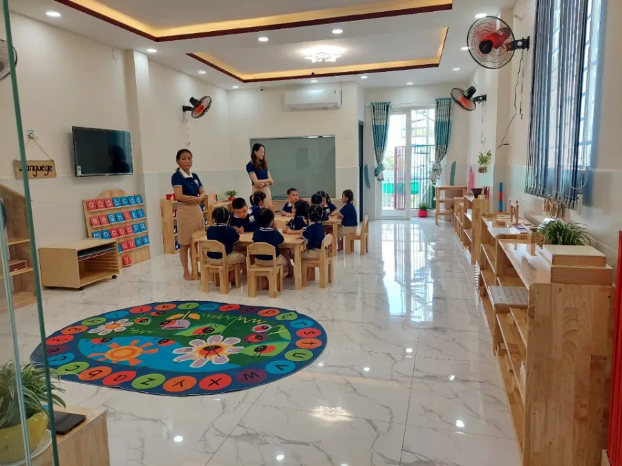 Trường mầm non Sunshine House Montessori - Bà Điểm Hóc Môn