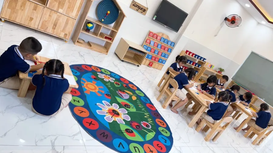 Trường mầm non Sunshine House Montessori - Bà Điểm Hóc Môn