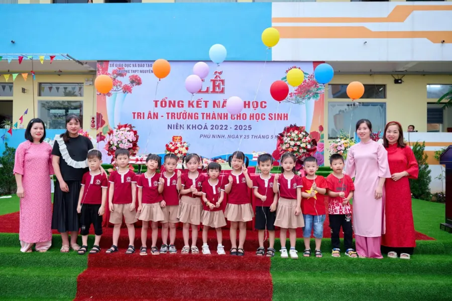 Trường Mầm Non Lomonoxop - Trường THPT Nguyễn Huệ