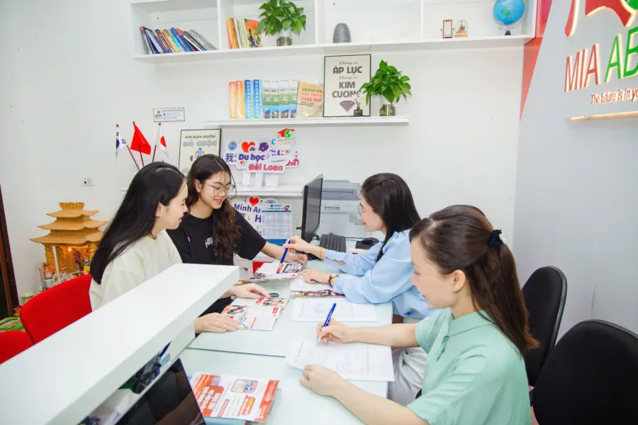 Trung Tâm Ngoại Ngữ Và Du Học Minh An