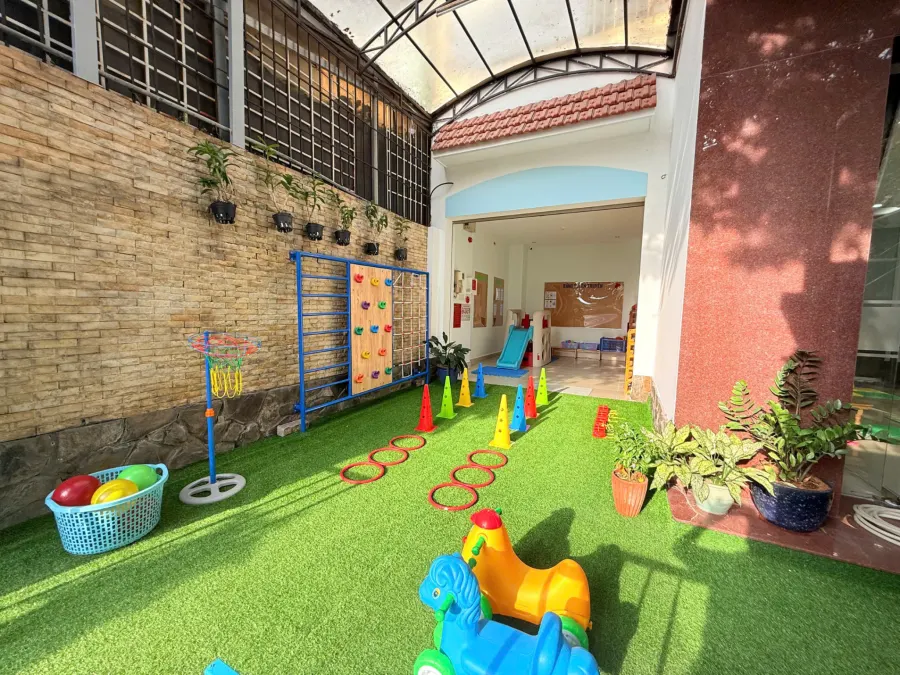 Mầm Non Mặt Trời Nhỏ 6A (Little Sun Kindergarten) - Him Lam