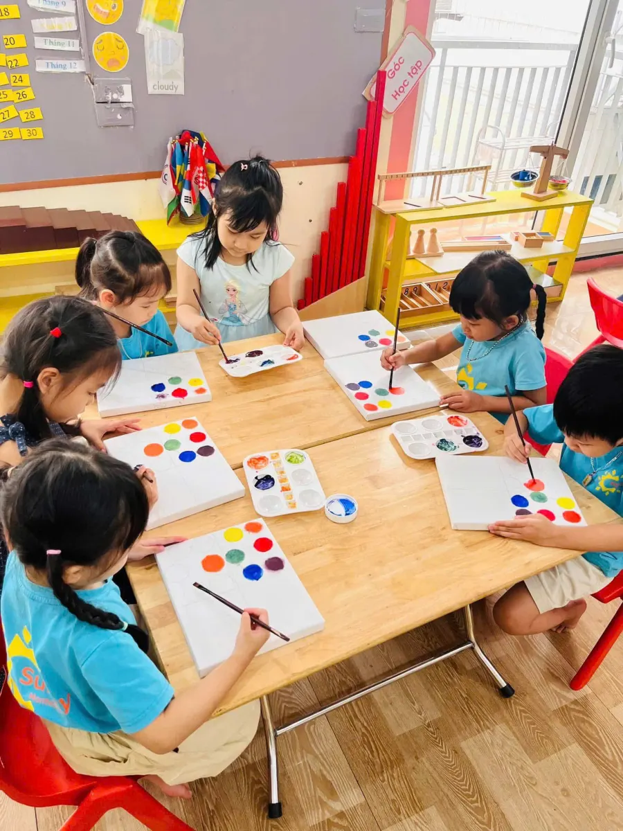 Trường Mầm Non Nắng (Sunny Montessori Kindergarten) Eurowindow