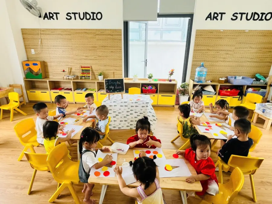Trường Mầm Non Song Ngữ Miền Hạnh Phúc (Happy Land)