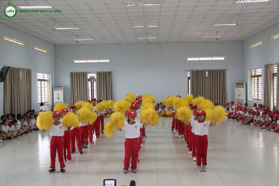Trường song ngữ Lạc Hồng