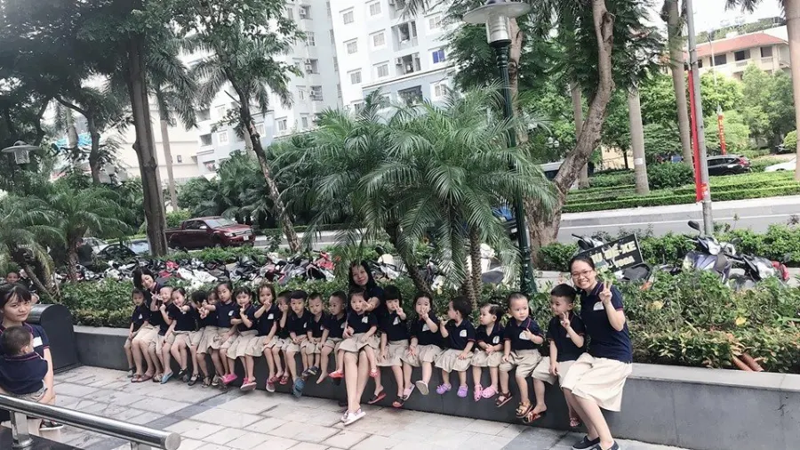 Trường mầm non Cầu Vồng (Rainbow Montessori Kindergarten)