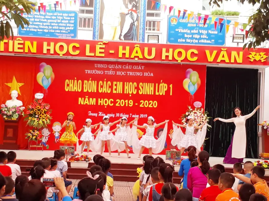 Trường tiểu học Trung Hòa