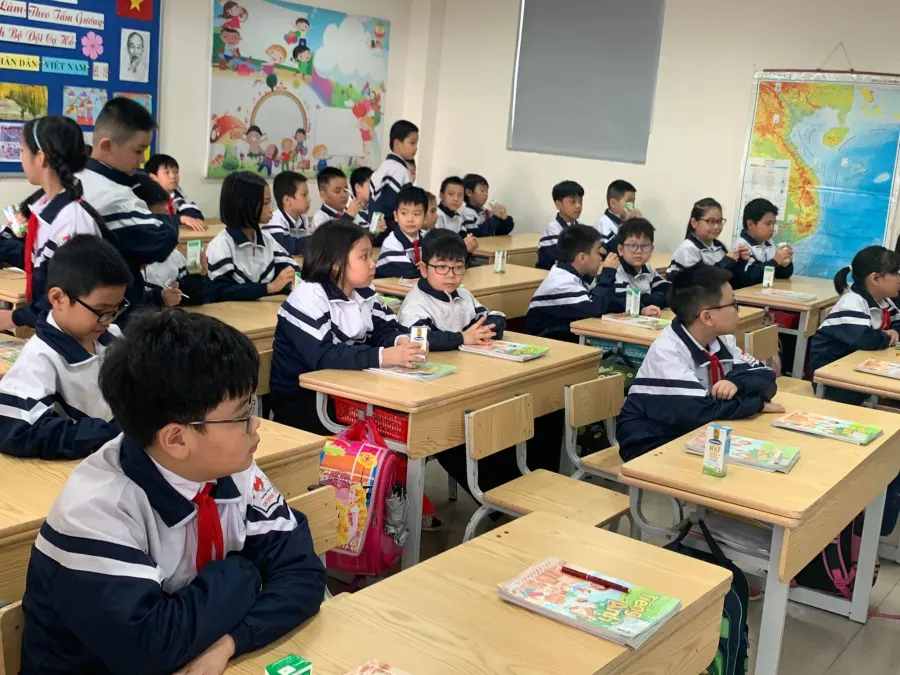 Trường Tiểu học Quỳnh Lôi