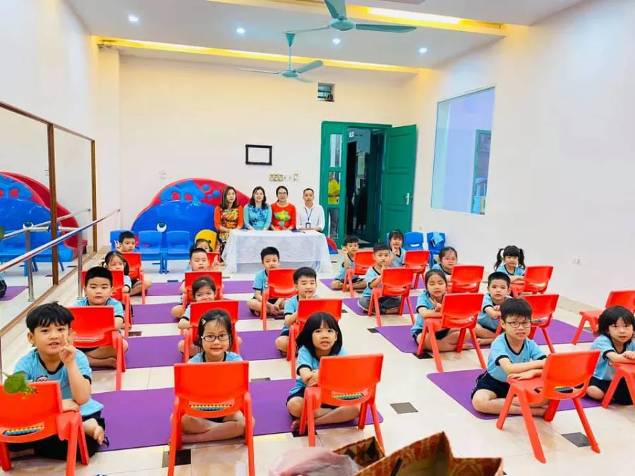 Trường mầm non Lý Vạn Hoa