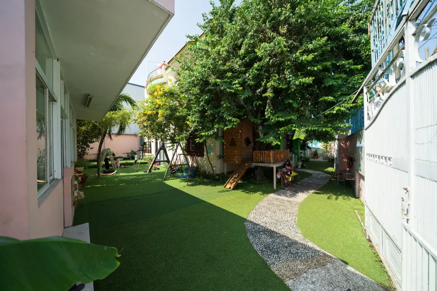 Trường mầm non Caterpies Montessori House of Children