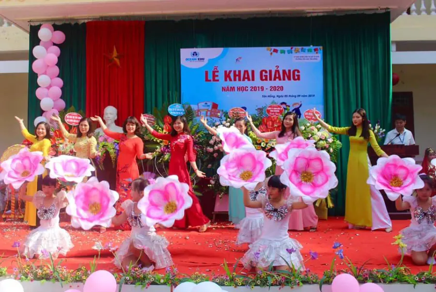 Trường Tiểu học Tân Hồng