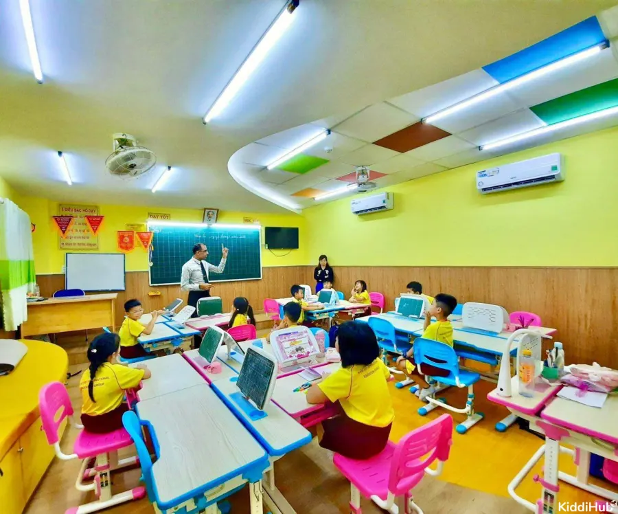 Trường THCS-THPT Nam Việt CS1