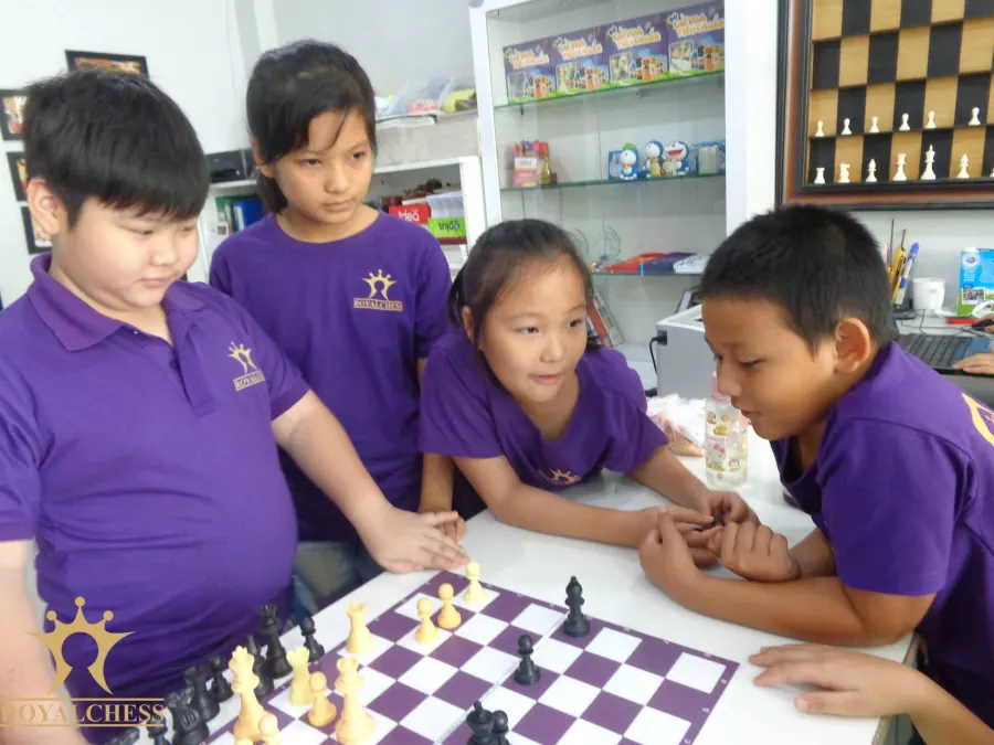 Trung Tâm Cờ Hoàng Gia Royal Chess