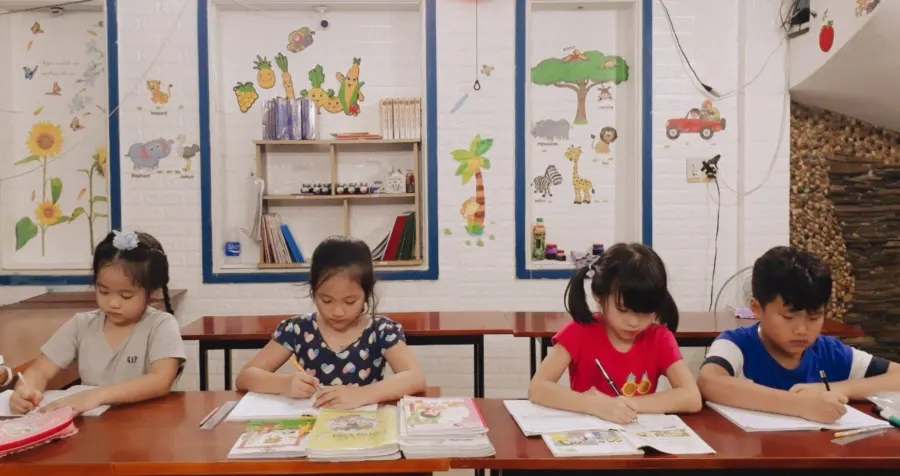 Trung tâm luyện chữ đẹp Nét Chữ Việt