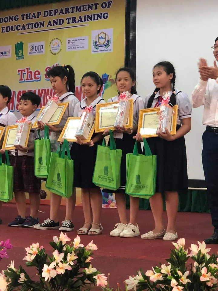 Trung Tâm Ngoại Ngữ Bông Sen