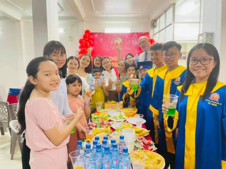 Trường Anh Ngữ Quốc Tế Úc Châu (AIES)