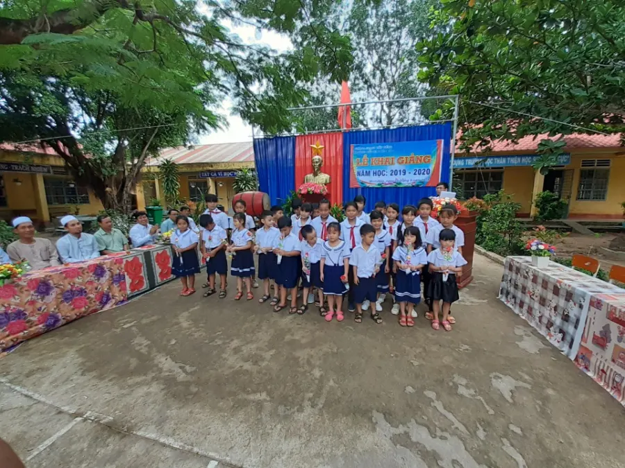 Trường Tiểu Học Hoà Lộc