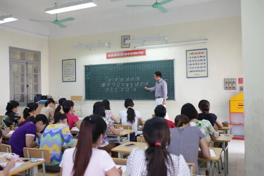 Trung Tâm Luyện Chữ Đẹp Thầy Tuấn-Văn Quán